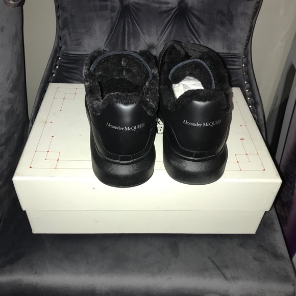 NIB Oversized BLACK Alexander McQueen Sneakers - Picture 2 of 4